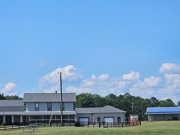 3rd image of 351 Moose Lodge Rd