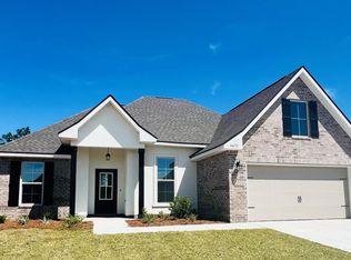 4631 Jayhawk Dr, Crestview, FL 32539