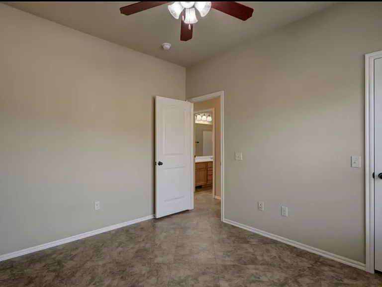 204 W Stonebrook St #204 — Photo 15