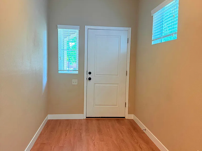 3957 SE Lone Oak St — Photo 3