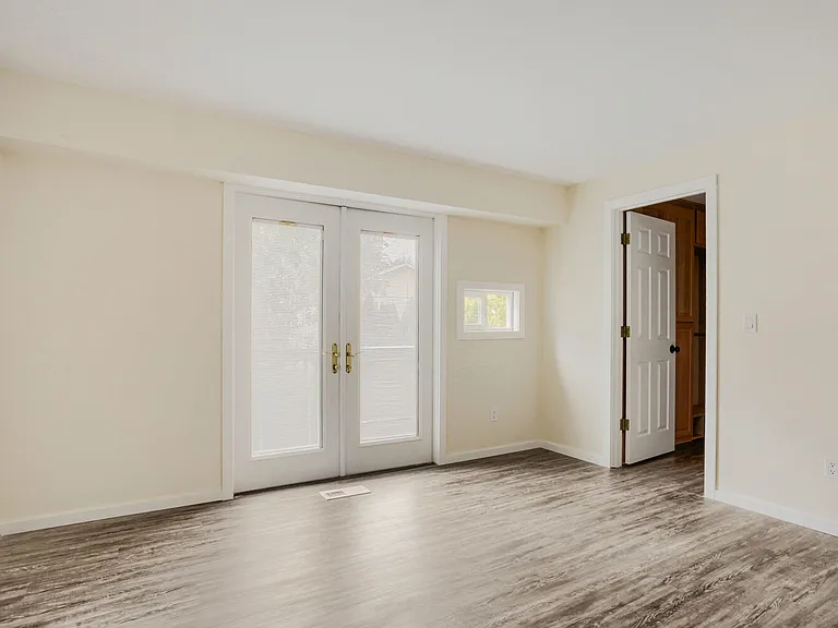 14539 SE Center St — Photo 14