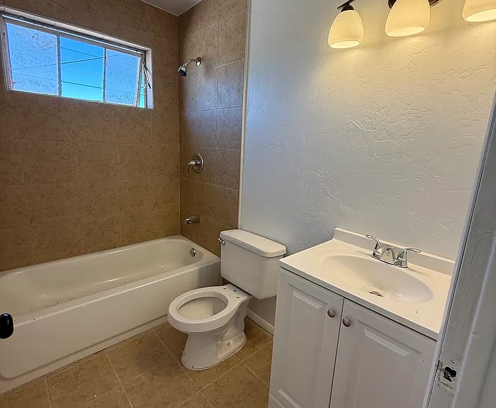 842 W Calle Ramona — Photo 5