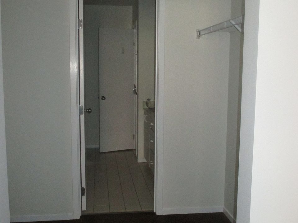 Master Closet/en suite bathroom