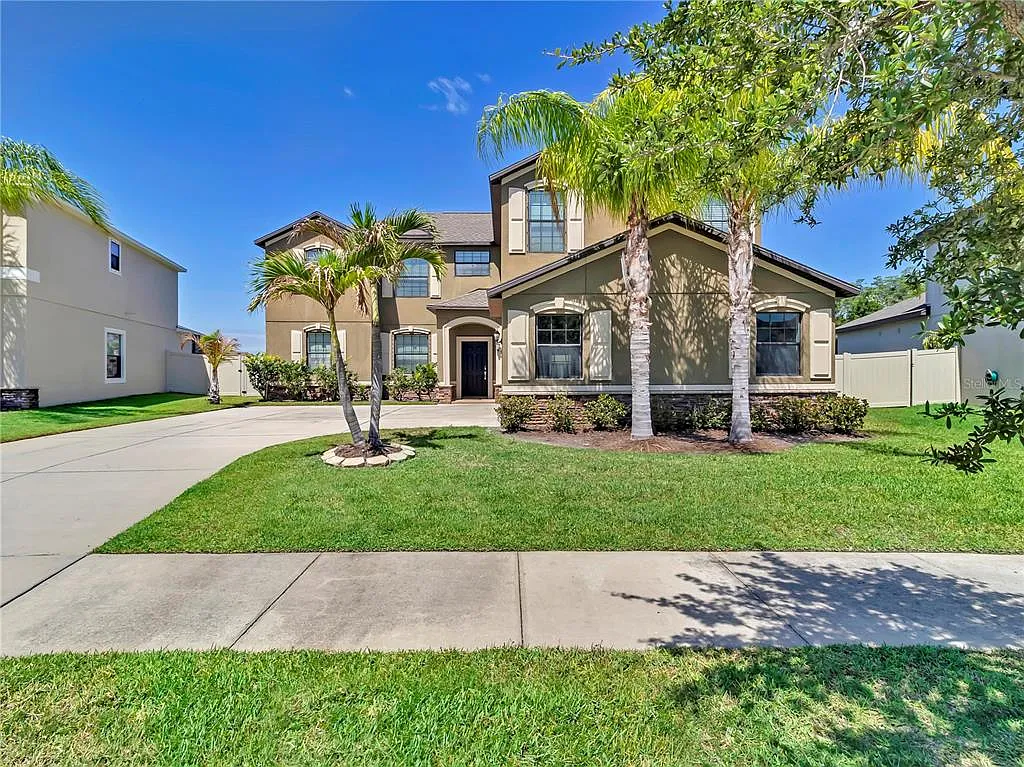 7 bed, 4.0 bath, 3799 sqft, $4,500 — Photo 3