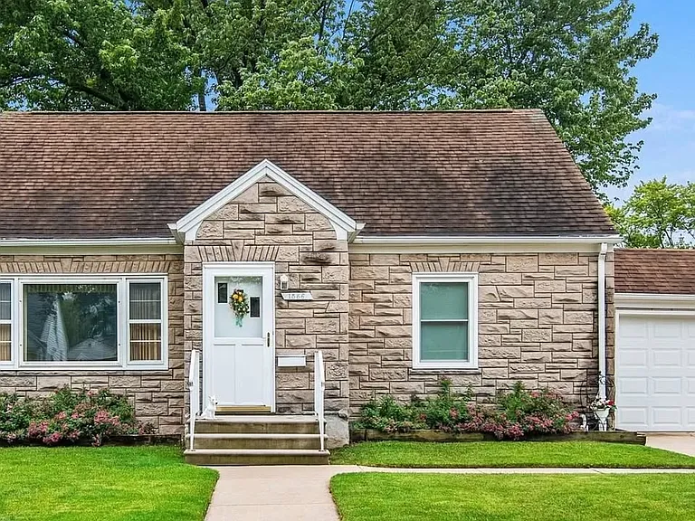 1586 Edison St — Photo 1
