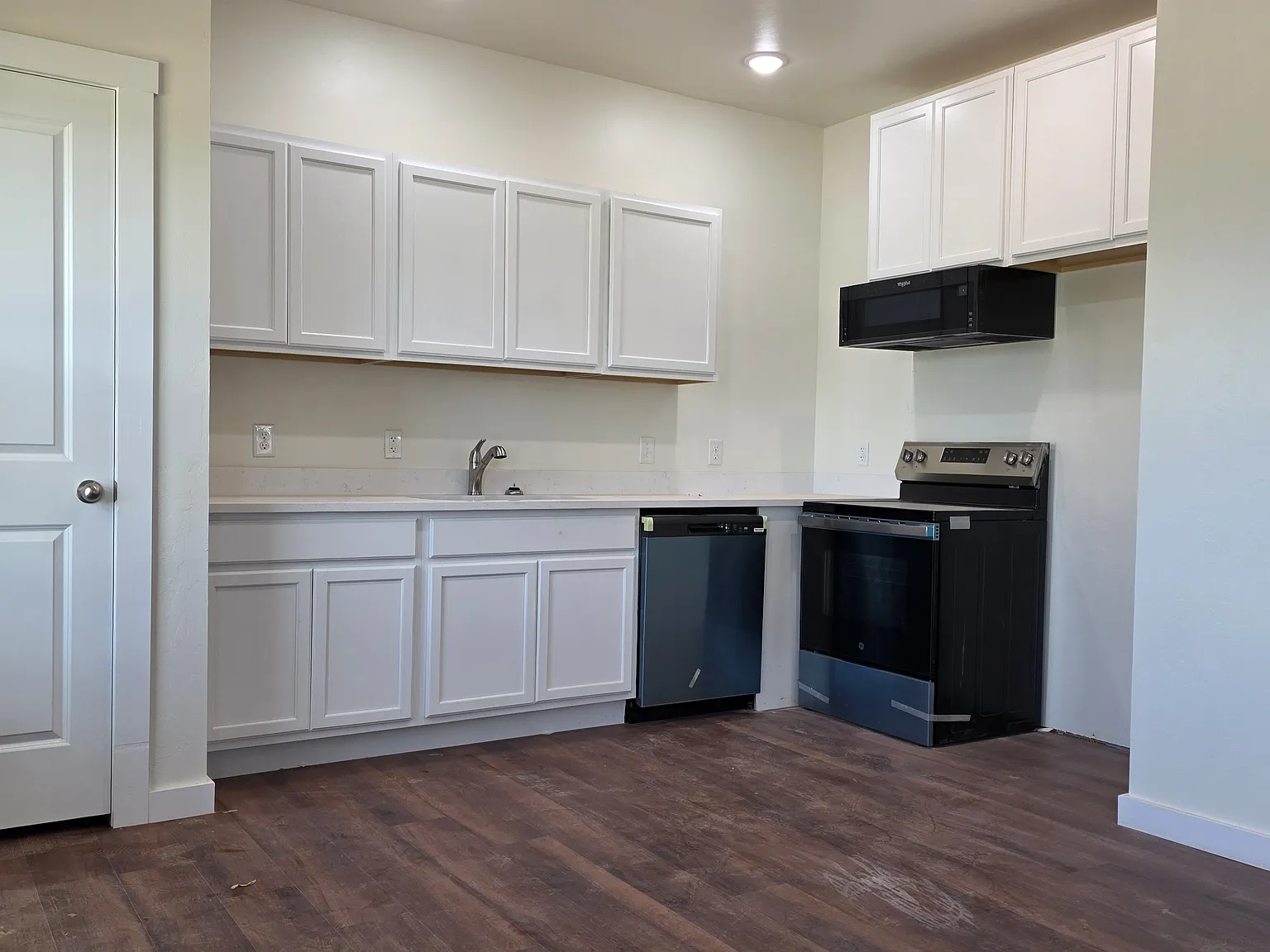 2 bed, 825 sqft, $1,095 — Photo 2