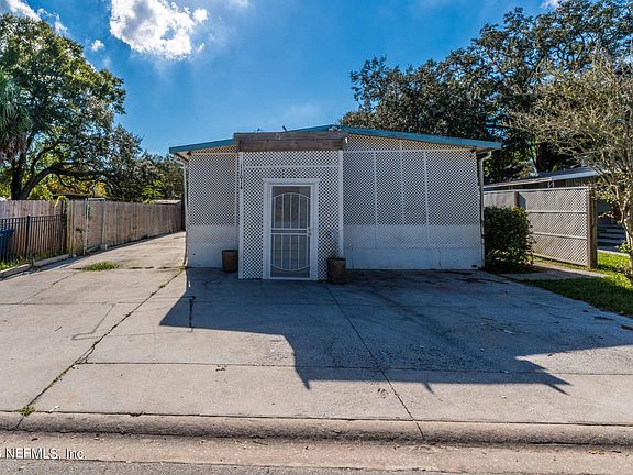 3rd image of 11014 MERRYWOOD Drive
