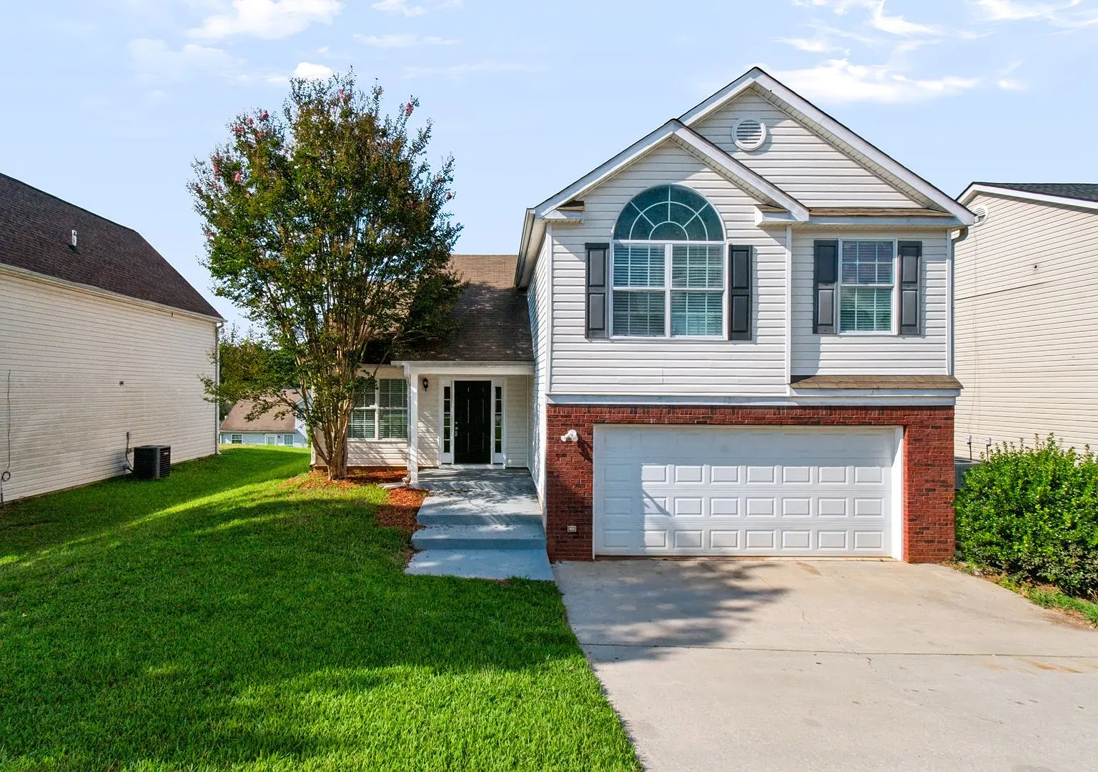 Beautifully Renovated 3BR / 2.5 Bath Home with Modern Updates & Spacious Living Areas! — Photo 1