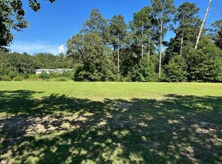 22 Lakeview Rd, Columbia, MS 39429