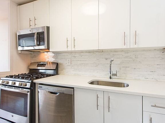 Stylish modern kitchen 