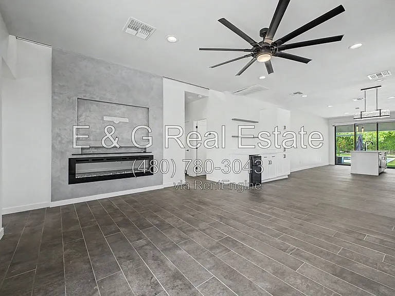 2312 E Curnow Dr — Photo 7