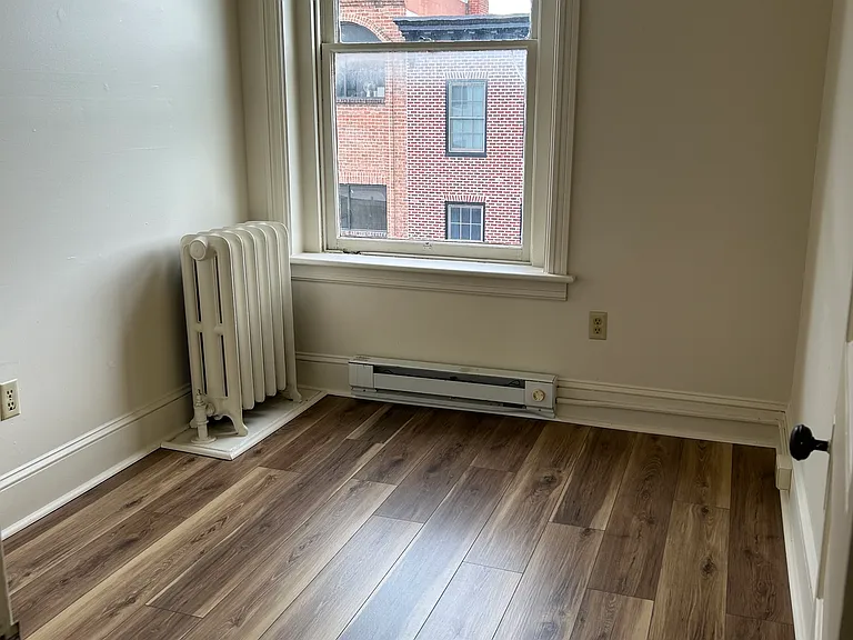 37 N Potomac St #C — Photo 7