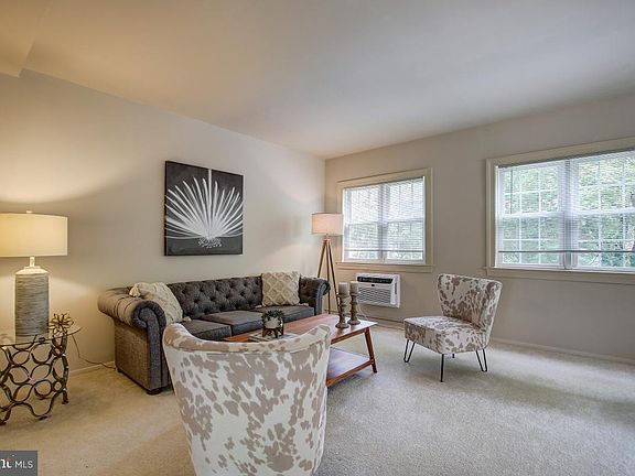4th image of 3552 Martha Custis Dr
