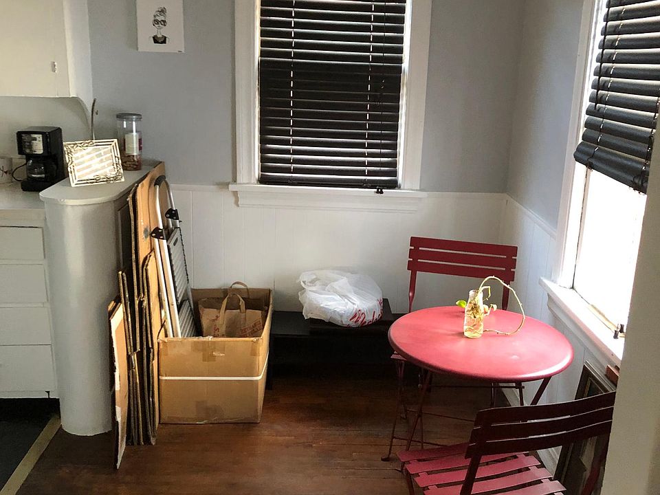 Eat In Kitchen