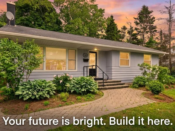 68 Mount Edward Rd, Charlottetown, PE C1A 5S5