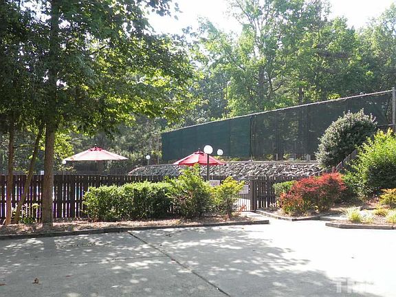 5th image of 104 Twisted Oak Pl