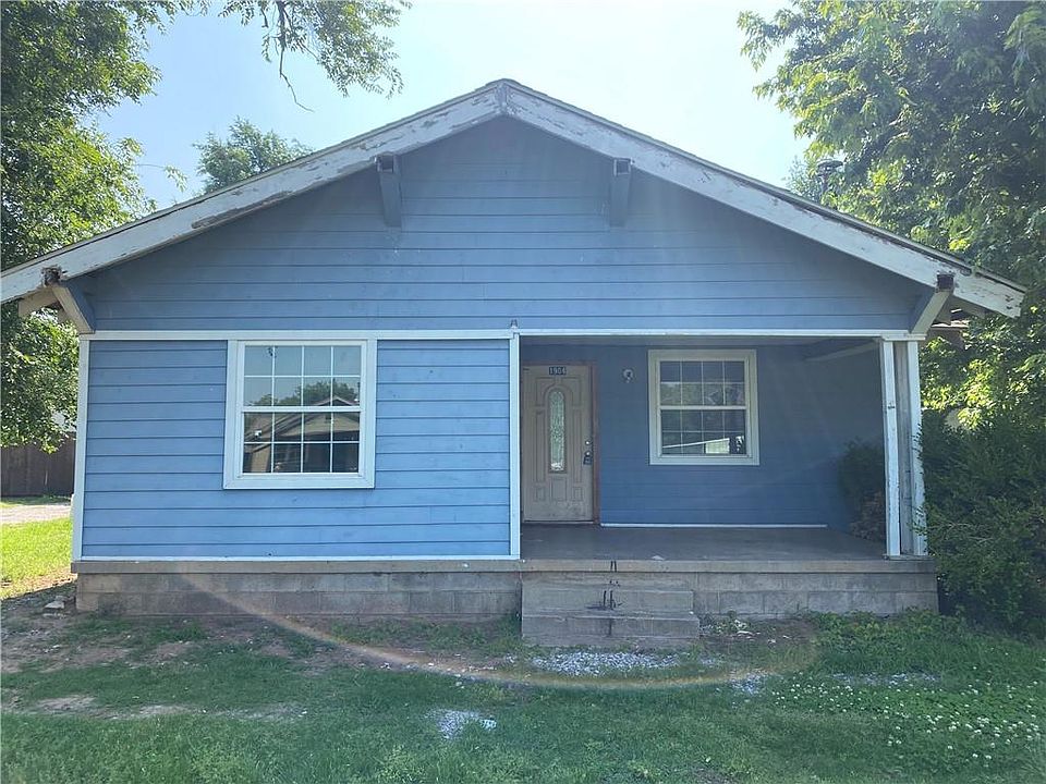 1st image of 1904 Sandy Ln