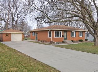 1050 Valley View Road, Faribault, MN 55021