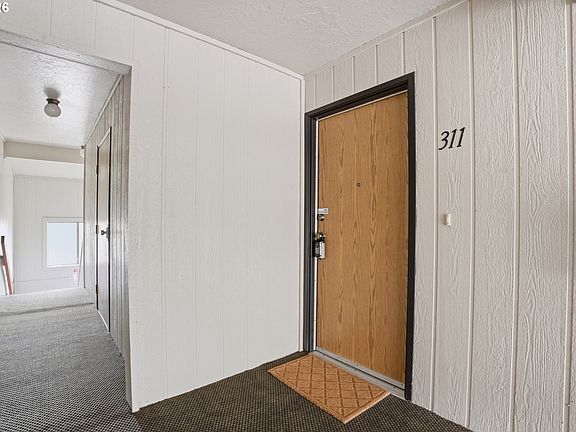 4th image of 11040 SW Greenburg Rd APT 311