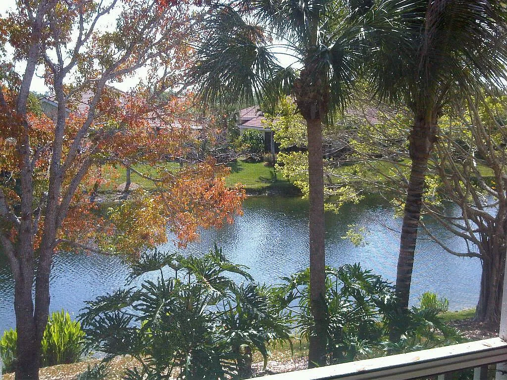 3 bed, 2016 sqft, $6,000 — Photo 2