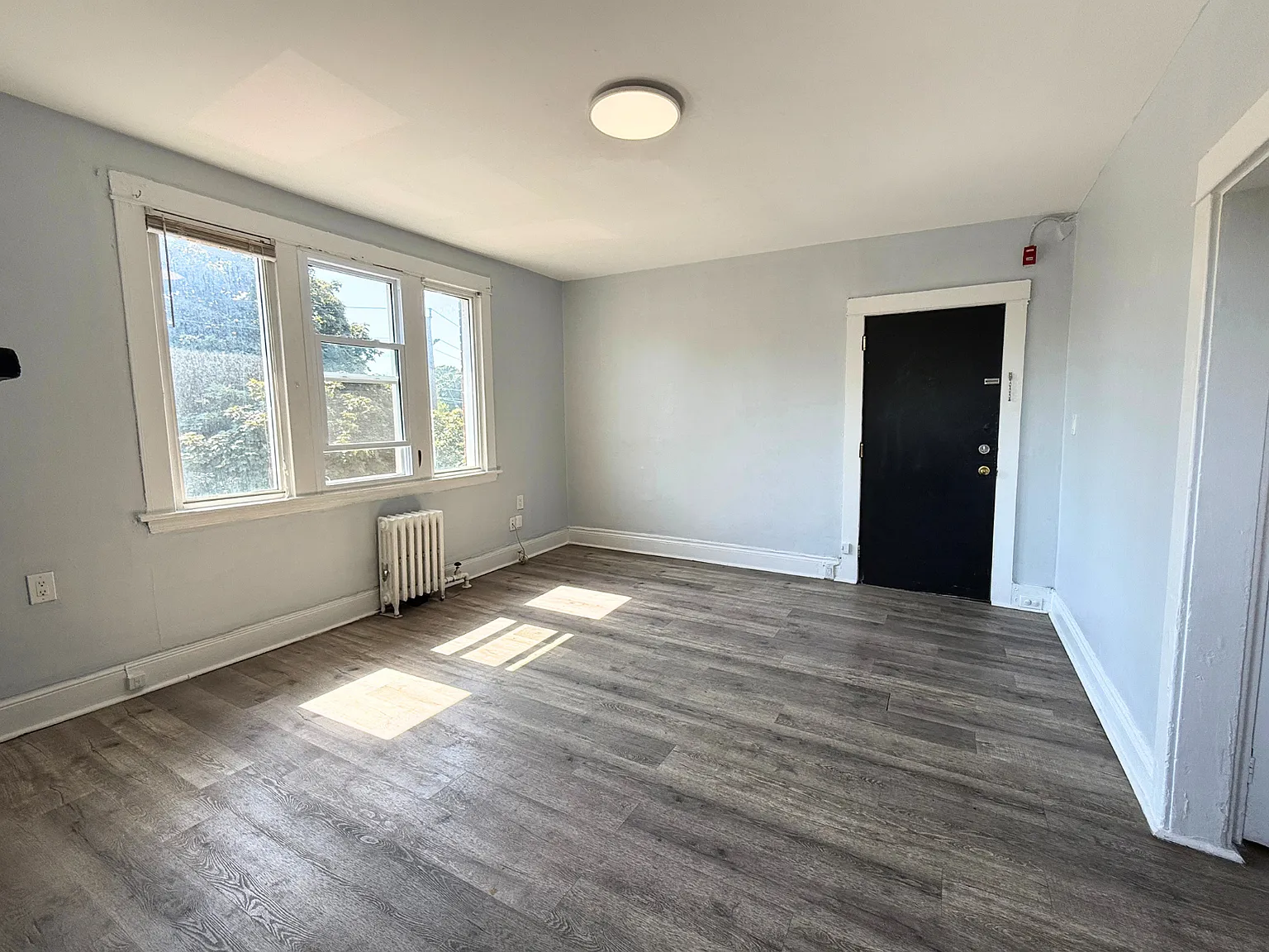 12-128 Carrick ave — Photo 2