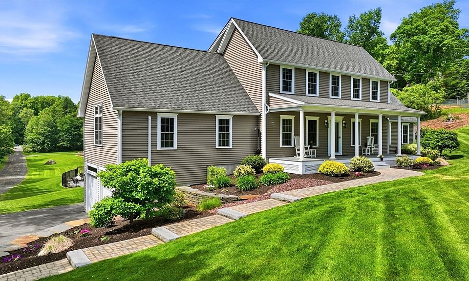 1st image of 21 Hemlock Holw