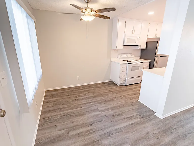 951 S. Oxford Ave. — Photo 59