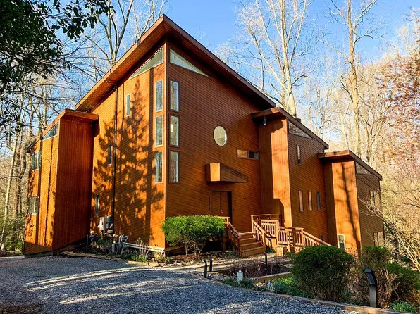 4312 Holly Ln, Annandale, VA 22003