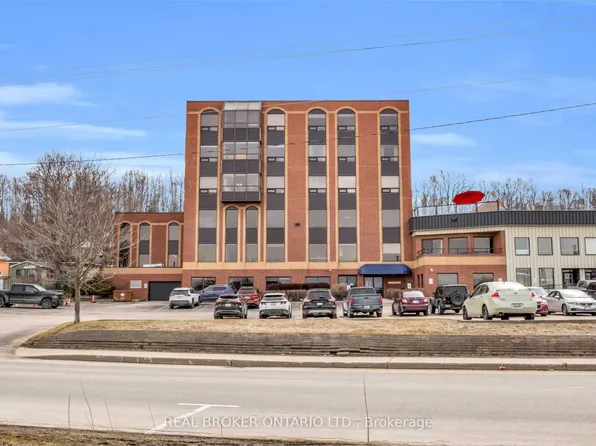 1717 2nd Ave E #5, Owen Sound, ON N4K 6V4