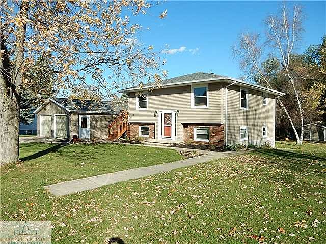 1st image of 320 Grape St