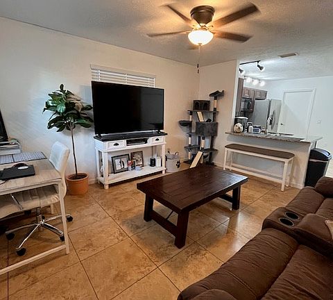 5th image of 508 SE Crosspoint Dr