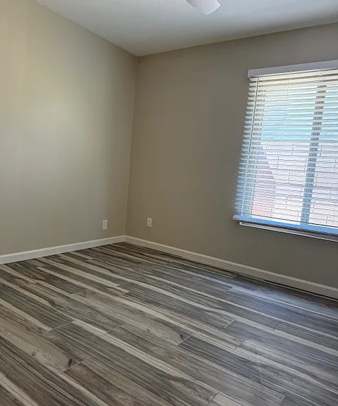 2202 W El Moro Ave — Photo 7