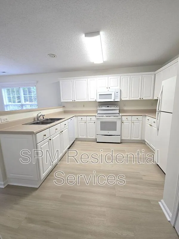 3 bed, 2.0 bath, 1760 sqft, $2,545 — Photo 4