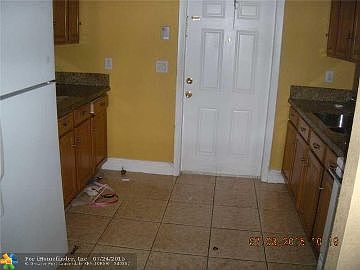 5th image of 850 E Commercial Blvd APT 122C