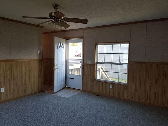 4th image of 8433 Diamondview Way #43