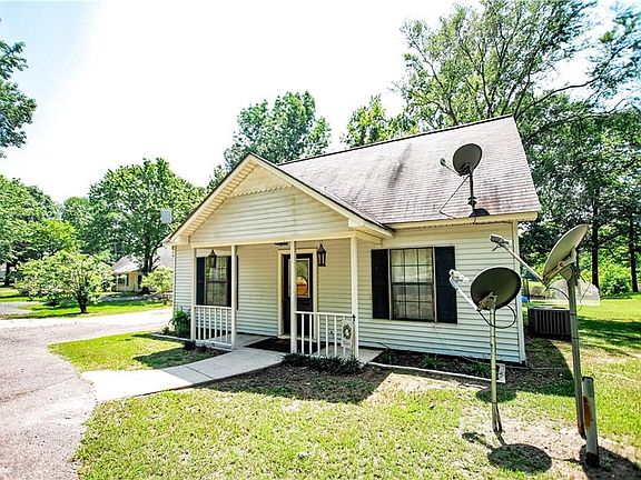 2nd image of 402 Parkside Dr