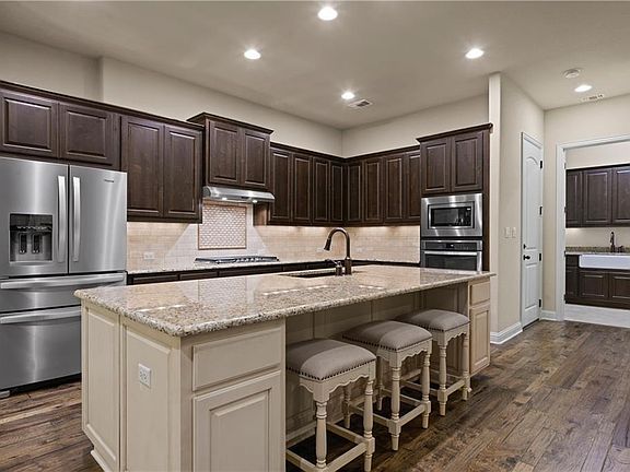 2nd image of 6217 Empresa Dr