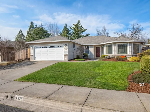 125 Freshwater Dr, Phoenix, OR 97535