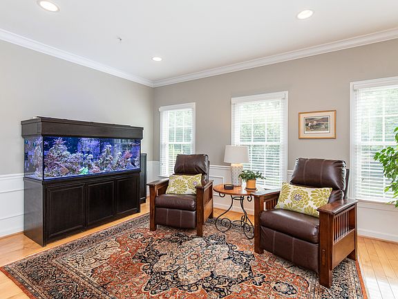 5th image of 62 Barrington Pl