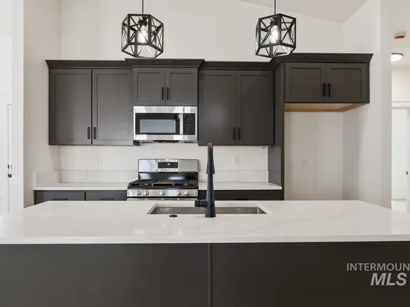 1317 18th Ave E, Jerome, ID 83338