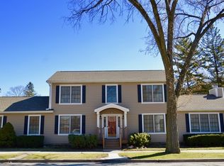 1128 Garden St, Park Ridge, IL 60068