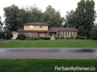 8386 Blooming Grove Rd, Bloomington, IL 61705