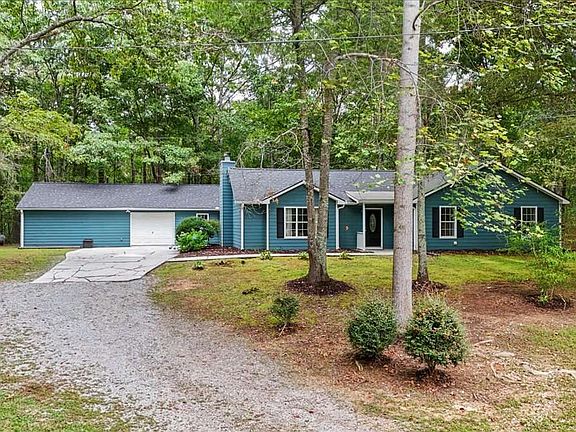 3rd image of 112 Old Mountain Rd