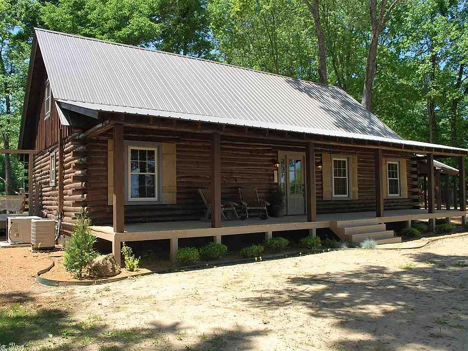 1st image of 425 River Dr