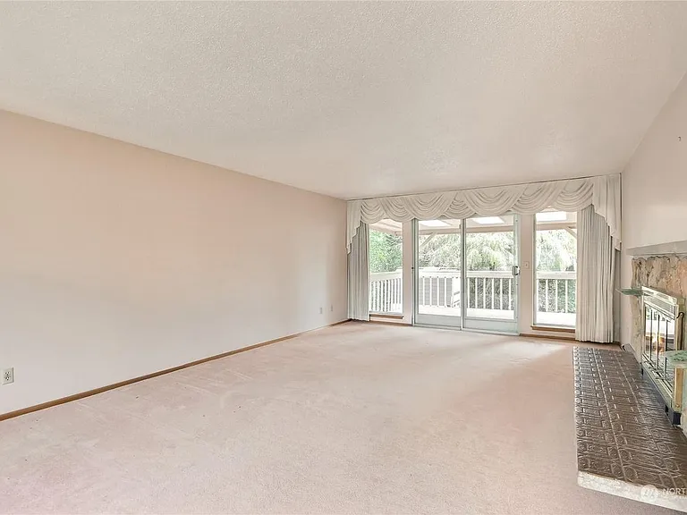 3527 Shattuck Ave S — Photo 12