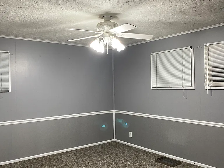 3411 Whitcomb Ave — Photo 36