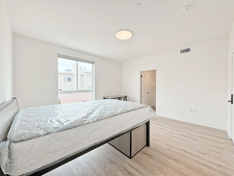 1743 Armacost Ave — Photo 54