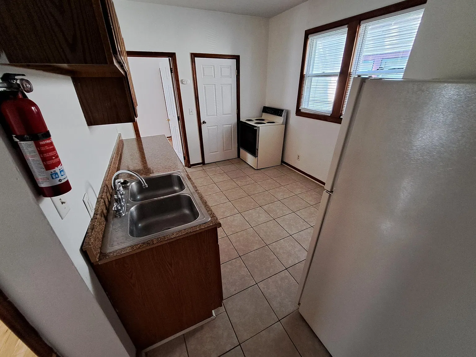 426 Pearl St — Photo 3