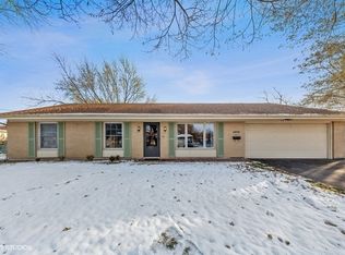 1400 Yorkshire Dr, Hanover Park, IL