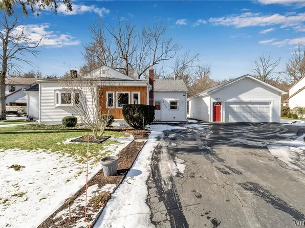 2088 Harvey Rd, Grand Island, NY 14072